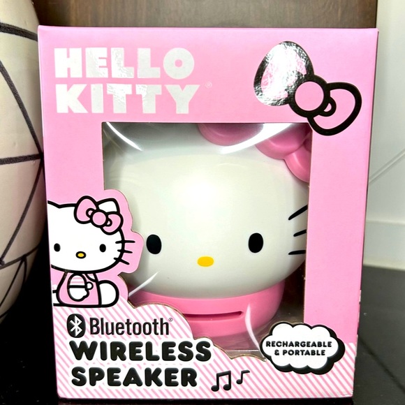 Hello Kitty | Portable Audio & Video | Sanrio Hello Kitty Pink Portable ...